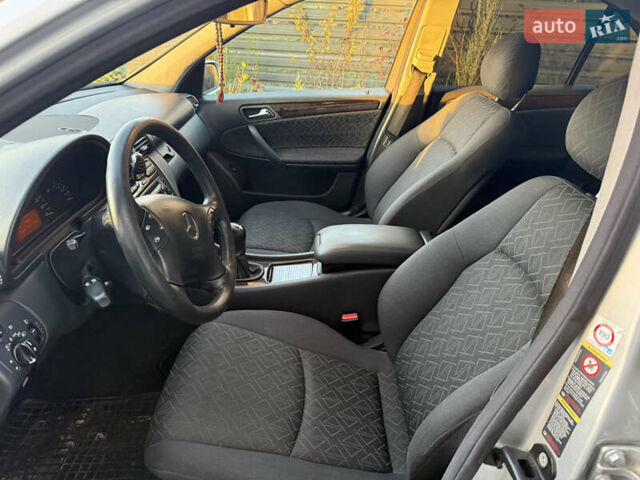 Сірий Мерседес Ц-Клас, об'ємом двигуна 1.8 л та пробігом 312 тис. км за 4800 $, фото 10 на Automoto.ua