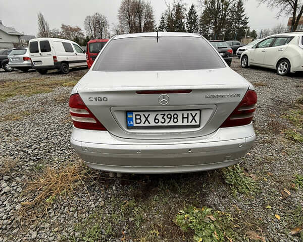 Серый Мерседес Ц-Класс, объемом двигателя 1.8 л и пробегом 260 тыс. км за 4500 $, фото 4 на Automoto.ua