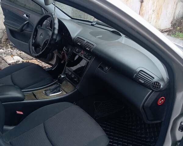 Серый Мерседес Ц-Класс, объемом двигателя 1.8 л и пробегом 245 тыс. км за 5200 $, фото 6 на Automoto.ua