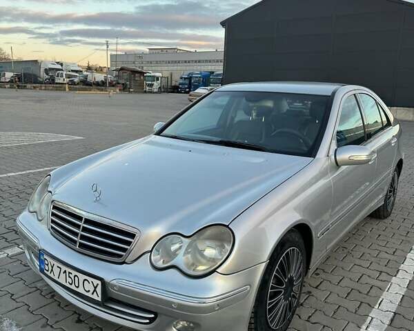 Серый Мерседес Ц-Класс, объемом двигателя 1.8 л и пробегом 325 тыс. км за 5200 $, фото 8 на Automoto.ua