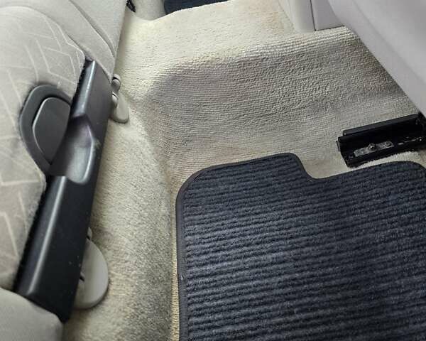 Серый Мерседес Ц-Класс, объемом двигателя 1.8 л и пробегом 176 тыс. км за 7500 $, фото 128 на Automoto.ua