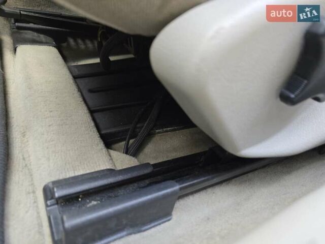 Серый Мерседес Ц-Класс, объемом двигателя 1.8 л и пробегом 176 тыс. км за 7500 $, фото 142 на Automoto.ua