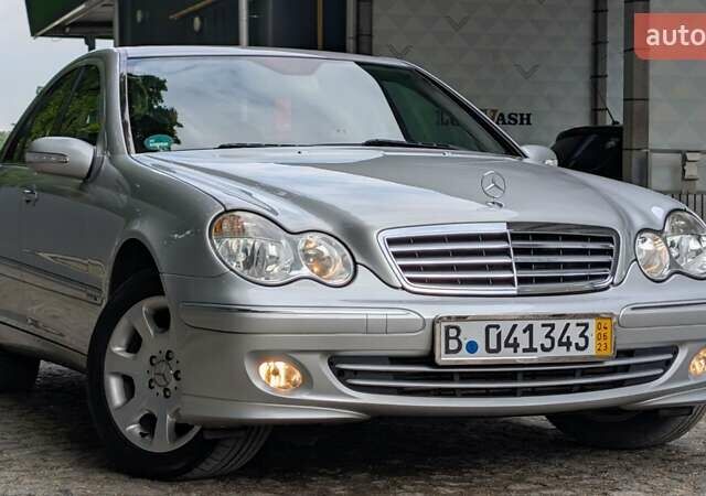 Сірий Мерседес Ц-Клас, об'ємом двигуна 1.8 л та пробігом 250 тис. км за 6950 $, фото 25 на Automoto.ua