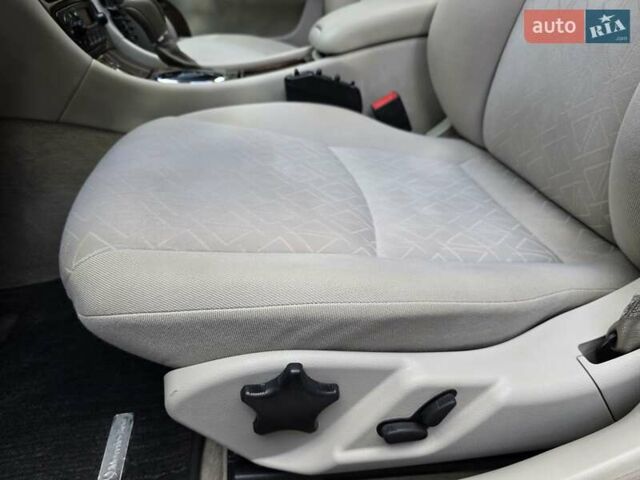 Серый Мерседес Ц-Класс, объемом двигателя 1.8 л и пробегом 176 тыс. км за 7500 $, фото 162 на Automoto.ua