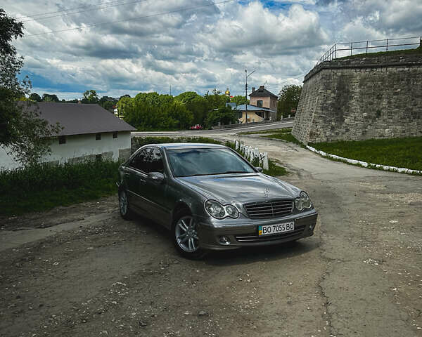 Сірий Мерседес Ц-Клас, об'ємом двигуна 1.8 л та пробігом 348 тис. км за 6799 $, фото 2 на Automoto.ua