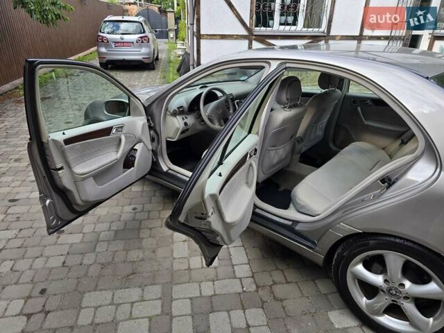 Серый Мерседес Ц-Класс, объемом двигателя 1.8 л и пробегом 176 тыс. км за 7500 $, фото 168 на Automoto.ua