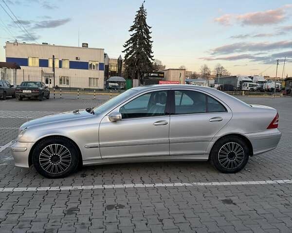 Серый Мерседес Ц-Класс, объемом двигателя 1.8 л и пробегом 325 тыс. км за 5200 $, фото 6 на Automoto.ua