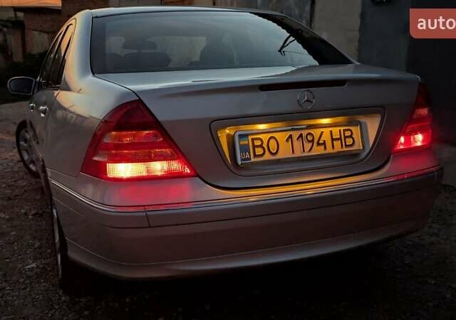 Сірий Мерседес Ц-Клас, об'ємом двигуна 1.8 л та пробігом 250 тис. км за 6950 $, фото 39 на Automoto.ua
