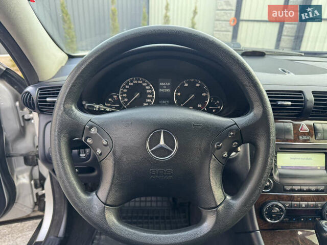 Сірий Мерседес Ц-Клас, об'ємом двигуна 2.2 л та пробігом 245 тис. км за 5550 $, фото 34 на Automoto.ua