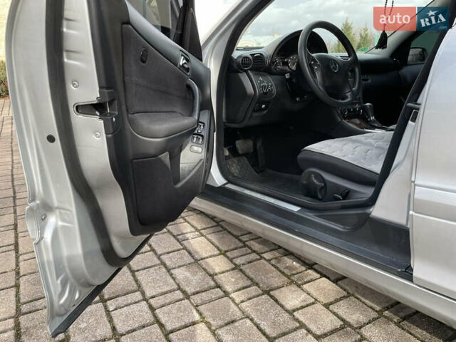 Серый Мерседес Ц-Класс, объемом двигателя 1.8 л и пробегом 211 тыс. км за 7770 $, фото 4 на Automoto.ua