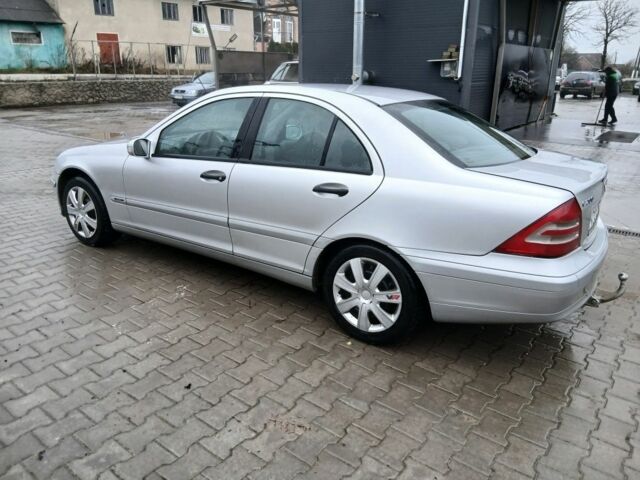 Серый Мерседес Ц-Класс, объемом двигателя 0 л и пробегом 180 тыс. км за 2600 $, фото 4 на Automoto.ua