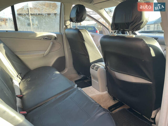 Серый Мерседес Ц-Класс, объемом двигателя 1.8 л и пробегом 270 тыс. км за 5000 $, фото 12 на Automoto.ua