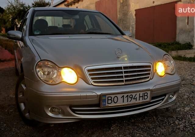 Сірий Мерседес Ц-Клас, об'ємом двигуна 1.8 л та пробігом 250 тис. км за 6950 $, фото 1 на Automoto.ua