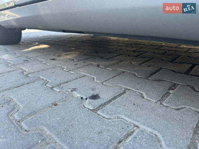 Серый Мерседес Ц-Класс, объемом двигателя 2.15 л и пробегом 284 тыс. км за 6000 $, фото 15 на Automoto.ua