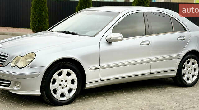 Сірий Мерседес Ц-Клас, об'ємом двигуна 1.8 л та пробігом 225 тис. км за 6700 $, фото 6 на Automoto.ua