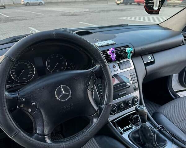 Серый Мерседес Ц-Класс, объемом двигателя 1.8 л и пробегом 325 тыс. км за 5200 $, фото 14 на Automoto.ua