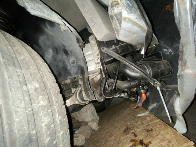 Серый Мерседес Ц-Класс, объемом двигателя 0 л и пробегом 493 тыс. км за 2589 $, фото 4 на Automoto.ua