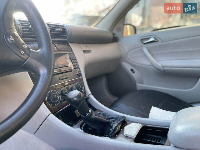 Серый Мерседес Ц-Класс, объемом двигателя 1.8 л и пробегом 270 тыс. км за 5000 $, фото 10 на Automoto.ua