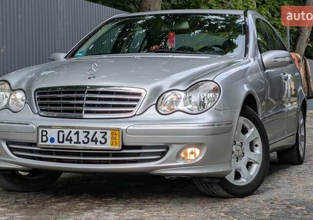 Сірий Мерседес Ц-Клас, об'ємом двигуна 1.8 л та пробігом 250 тис. км за 6950 $, фото 32 на Automoto.ua