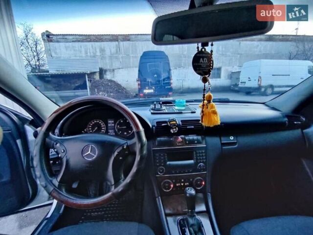 Серый Мерседес Ц-Класс, объемом двигателя 2.15 л и пробегом 224 тыс. км за 5900 $, фото 11 на Automoto.ua