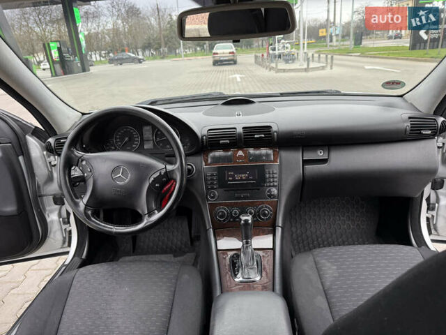 Сірий Мерседес Ц-Клас, об'ємом двигуна 1.8 л та пробігом 225 тис. км за 6700 $, фото 29 на Automoto.ua