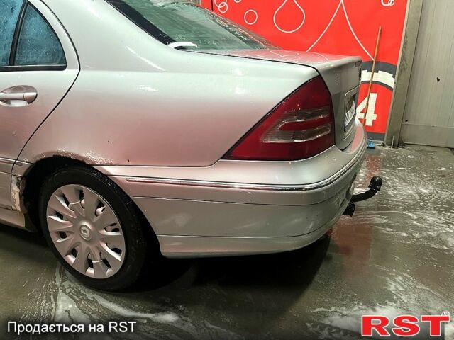 Серый Мерседес Ц-Класс, объемом двигателя 1.8 л и пробегом 330 тыс. км за 3700 $, фото 10 на Automoto.ua