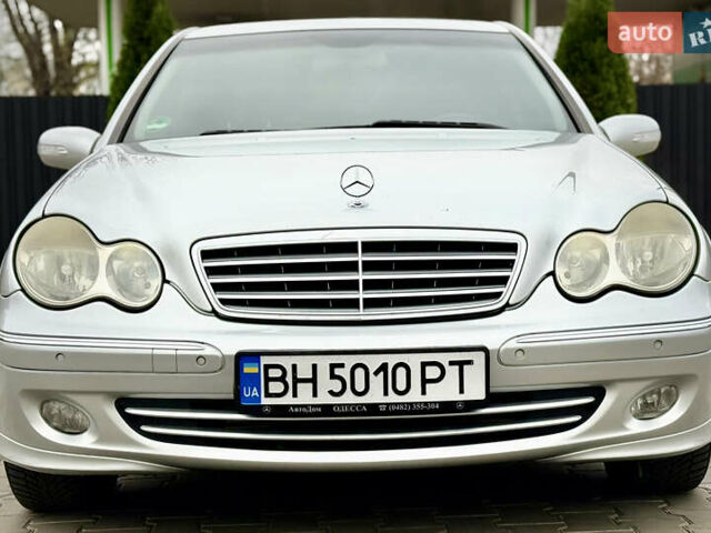 Сірий Мерседес Ц-Клас, об'ємом двигуна 1.8 л та пробігом 225 тис. км за 6700 $, фото 1 на Automoto.ua