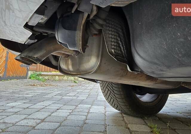 Серый Мерседес Ц-Класс, объемом двигателя 1.8 л и пробегом 176 тыс. км за 7500 $, фото 36 на Automoto.ua