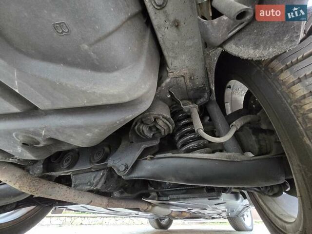 Серый Мерседес Ц-Класс, объемом двигателя 1.8 л и пробегом 176 тыс. км за 7500 $, фото 35 на Automoto.ua