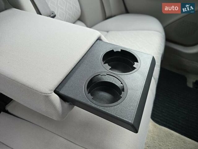 Серый Мерседес Ц-Класс, объемом двигателя 1.8 л и пробегом 176 тыс. км за 7500 $, фото 125 на Automoto.ua