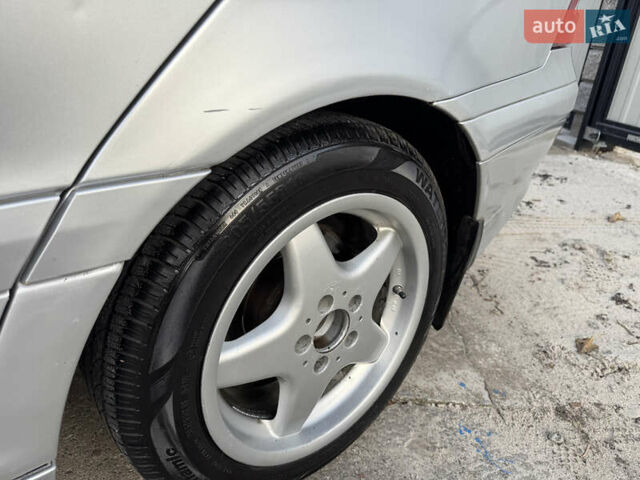 Сірий Мерседес Ц-Клас, об'ємом двигуна 2.2 л та пробігом 245 тис. км за 5550 $, фото 10 на Automoto.ua