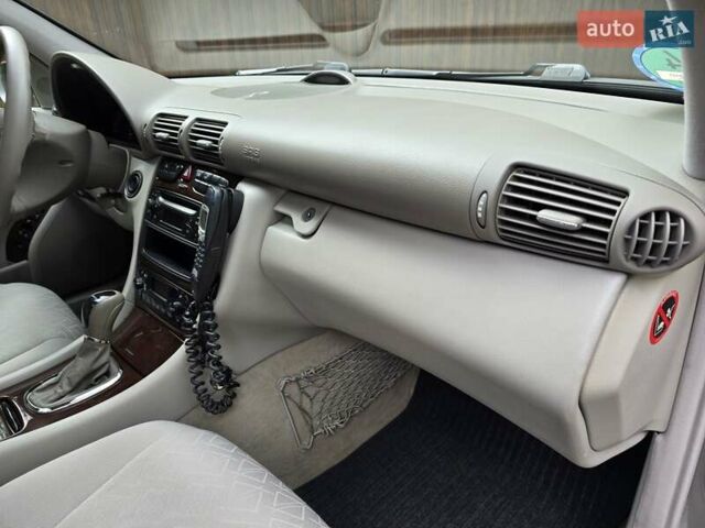 Серый Мерседес Ц-Класс, объемом двигателя 1.8 л и пробегом 176 тыс. км за 7500 $, фото 85 на Automoto.ua