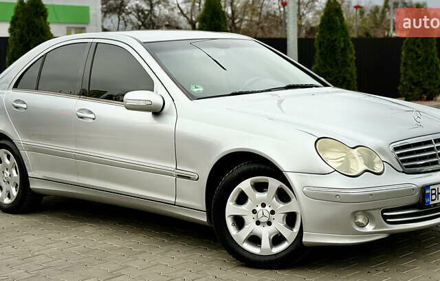 Сірий Мерседес Ц-Клас, об'ємом двигуна 1.8 л та пробігом 225 тис. км за 6700 $, фото 13 на Automoto.ua