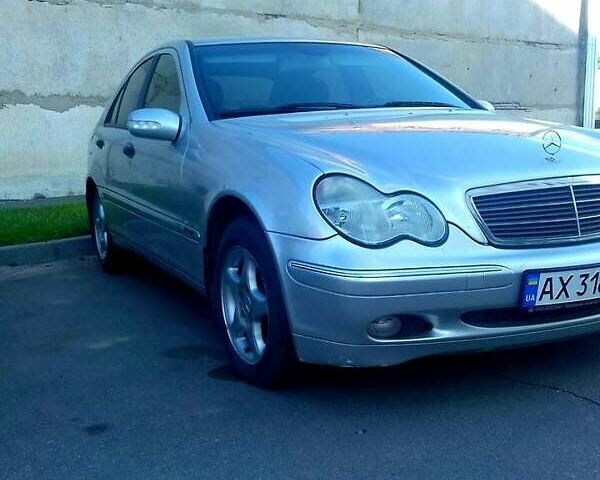 Сірий Мерседес Ц-Клас, об'ємом двигуна 1.8 л та пробігом 182 тис. км за 4500 $, фото 2 на Automoto.ua