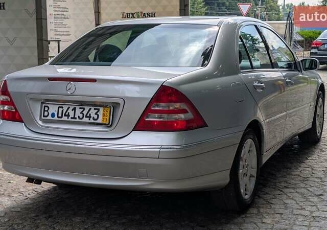 Сірий Мерседес Ц-Клас, об'ємом двигуна 1.8 л та пробігом 250 тис. км за 6950 $, фото 9 на Automoto.ua