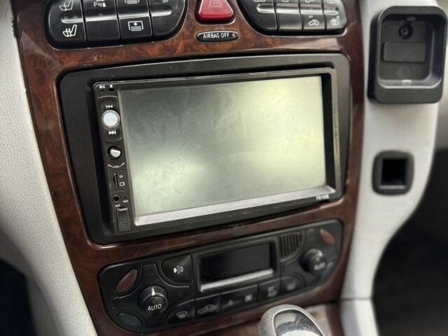 Сірий Мерседес Ц-Клас, об'ємом двигуна 3.2 л та пробігом 300 тис. км за 2200 $, фото 8 на Automoto.ua