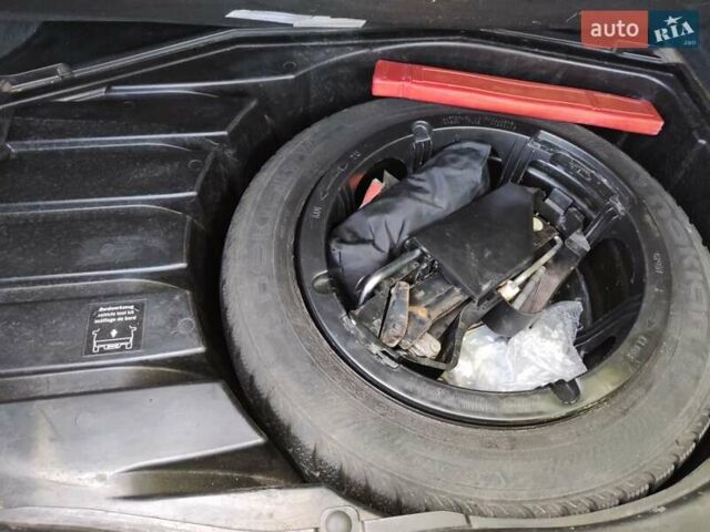 Серый Мерседес Ц-Класс, объемом двигателя 2 л и пробегом 250 тыс. км за 8400 $, фото 18 на Automoto.ua