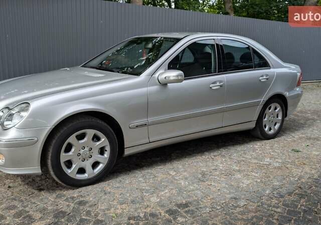 Сірий Мерседес Ц-Клас, об'ємом двигуна 1.8 л та пробігом 250 тис. км за 6950 $, фото 7 на Automoto.ua