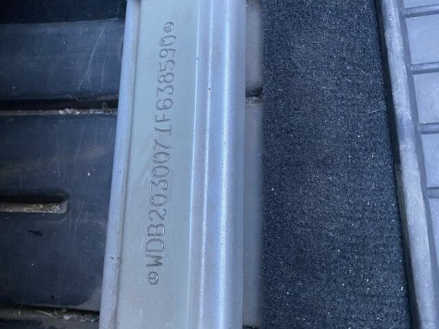 Серый Мерседес Ц-Класс, объемом двигателя 0 л и пробегом 493 тыс. км за 2589 $, фото 18 на Automoto.ua