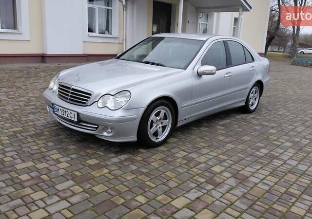 Серый Мерседес Ц-Класс, объемом двигателя 1.8 л и пробегом 300 тыс. км за 5000 $, фото 1 на Automoto.ua