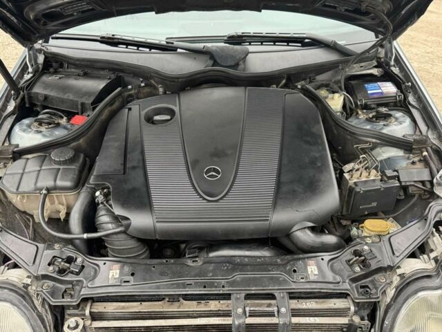 Серый Мерседес Ц-Класс, объемом двигателя 2.1 л и пробегом 500 тыс. км за 5400 $, фото 11 на Automoto.ua