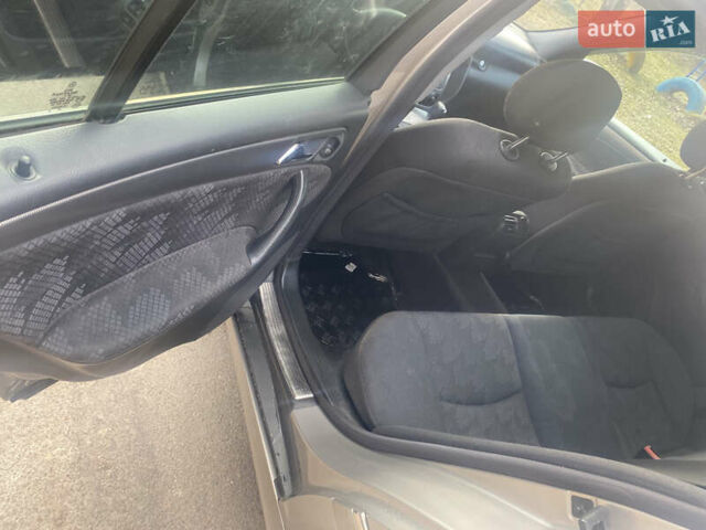Сірий Мерседес Ц-Клас, об'ємом двигуна 0 л та пробігом 274 тис. км за 4100 $, фото 9 на Automoto.ua