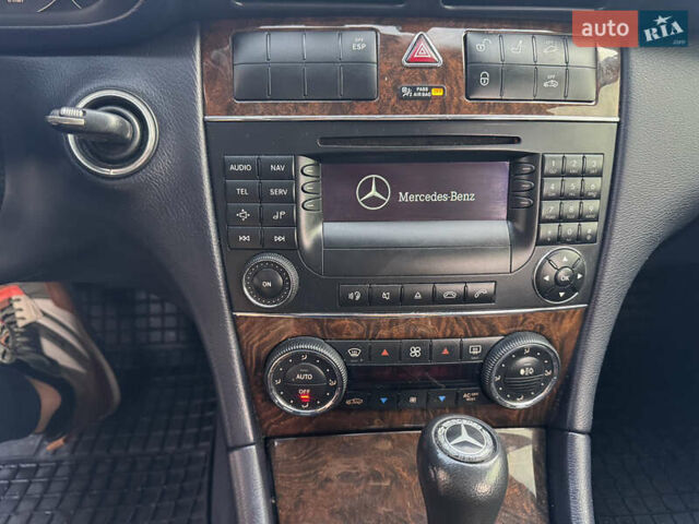 Сірий Мерседес Ц-Клас, об'ємом двигуна 2.2 л та пробігом 245 тис. км за 5550 $, фото 31 на Automoto.ua