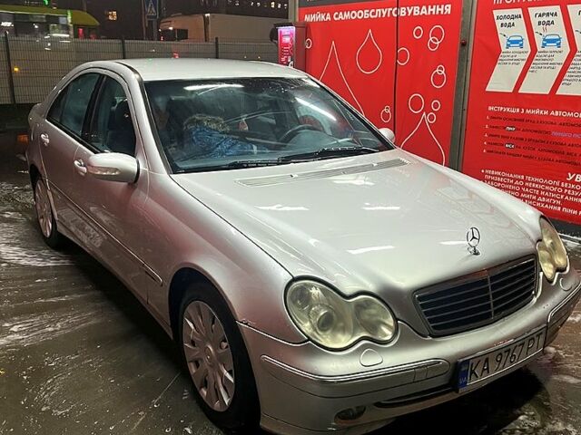 Серый Мерседес Ц-Класс, объемом двигателя 1.8 л и пробегом 330 тыс. км за 3700 $, фото 5 на Automoto.ua