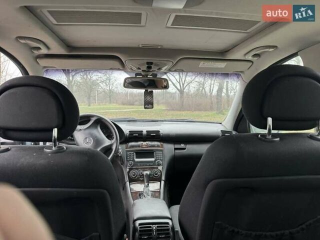 Сірий Мерседес Ц-Клас, об'ємом двигуна 2.1 л та пробігом 500 тис. км за 5400 $, фото 9 на Automoto.ua