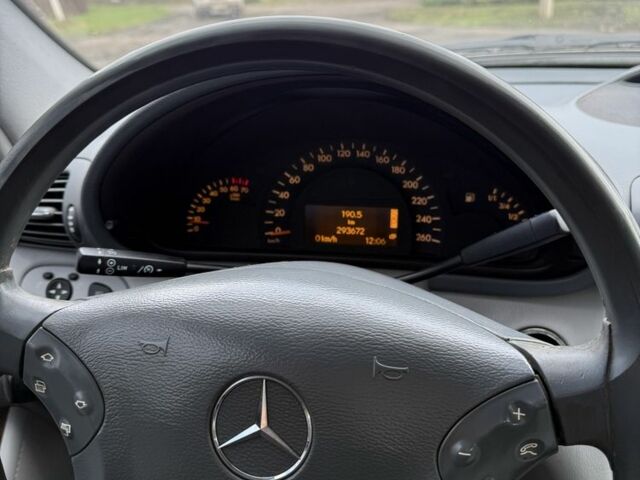 Серый Мерседес Ц-Класс, объемом двигателя 3.2 л и пробегом 300 тыс. км за 2300 $, фото 6 на Automoto.ua