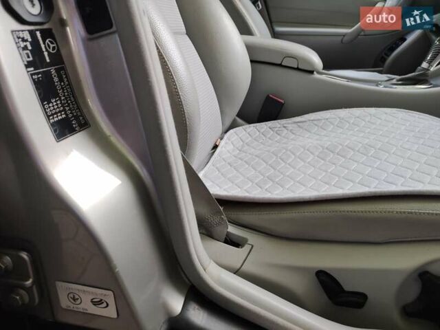 Серый Мерседес Ц-Класс, объемом двигателя 2 л и пробегом 250 тыс. км за 8400 $, фото 21 на Automoto.ua