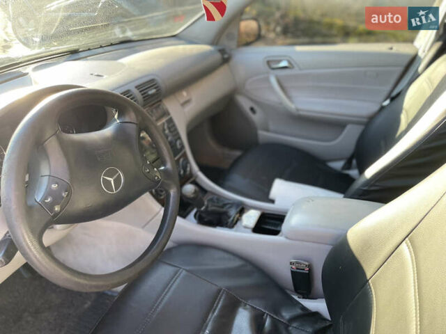 Серый Мерседес Ц-Класс, объемом двигателя 1.8 л и пробегом 270 тыс. км за 5000 $, фото 9 на Automoto.ua