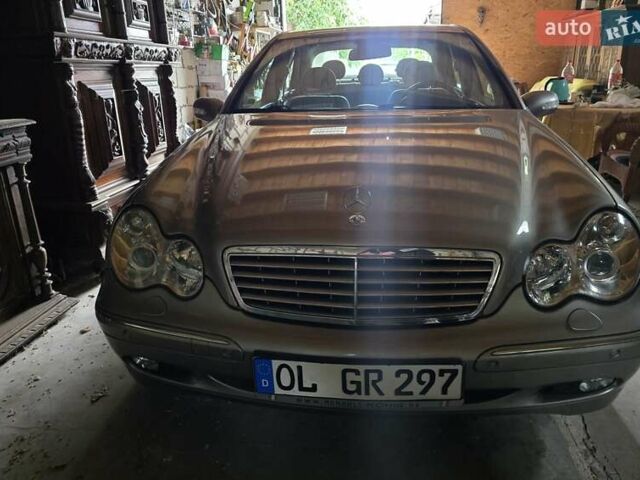 Серый Мерседес Ц-Класс, объемом двигателя 1.8 л и пробегом 176 тыс. км за 7500 $, фото 215 на Automoto.ua