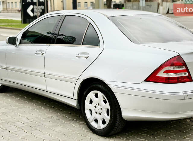 Сірий Мерседес Ц-Клас, об'ємом двигуна 1.8 л та пробігом 225 тис. км за 6700 $, фото 17 на Automoto.ua